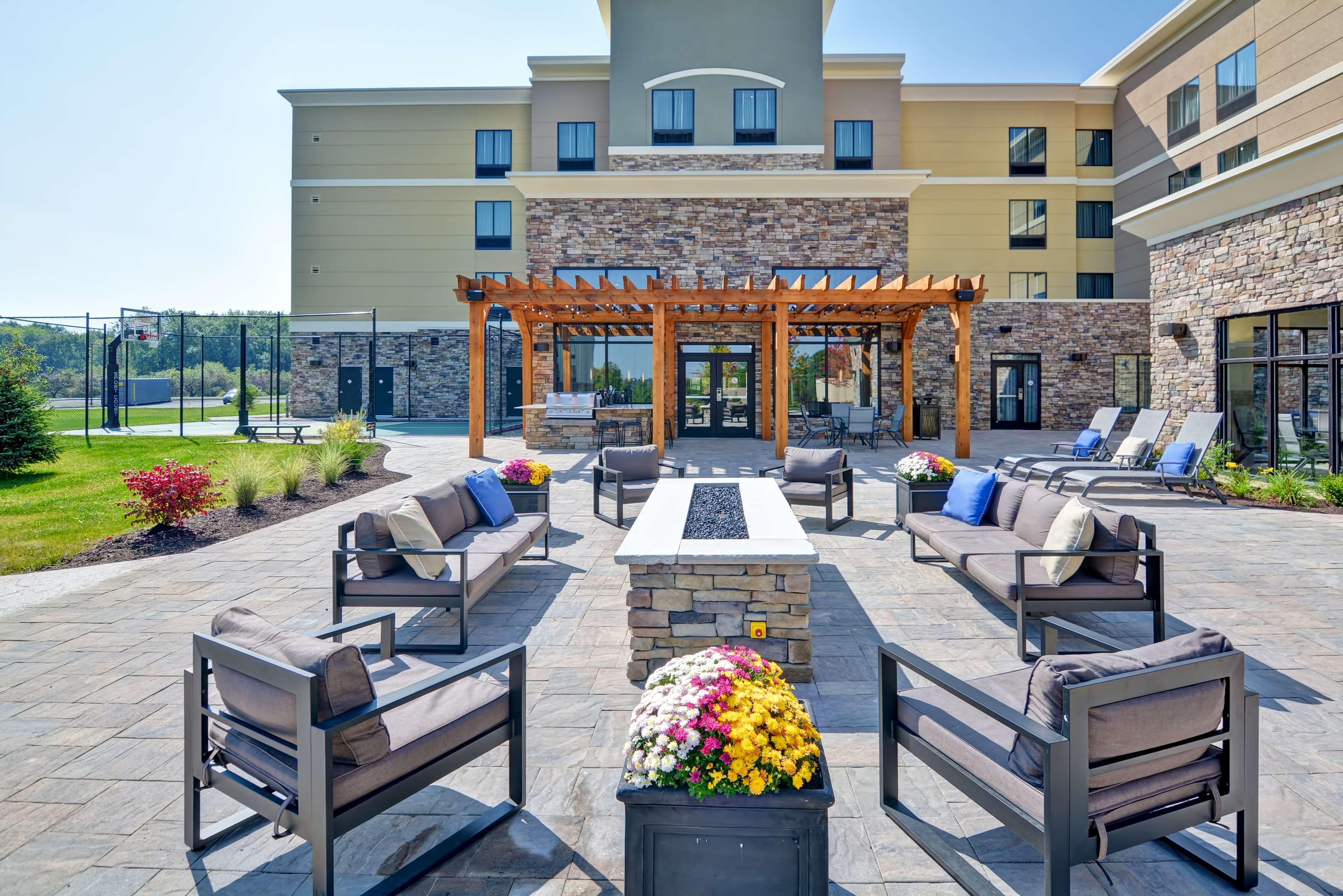 Homewood Suites By Hilton New Hartford Utica Clinton Exterior photo